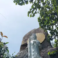 Hon Tam Island