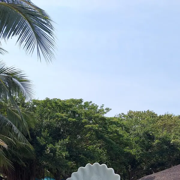 Hon Tam Island